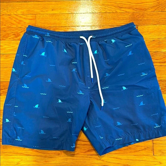 Mugsy Midnight Blue Swim Shorts with Whale Pattern Large - Picture 1 of 8